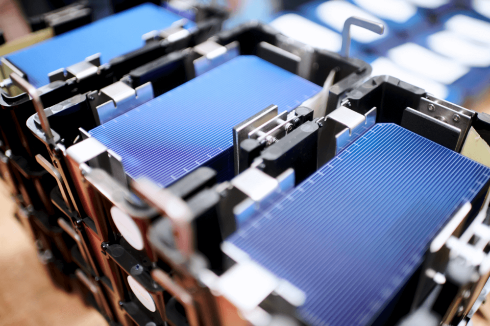 01_Solarzellen_aus_Thalheim_zum_Einbringen_in_die_Modulfertigung Meyer Burger Solarzellen