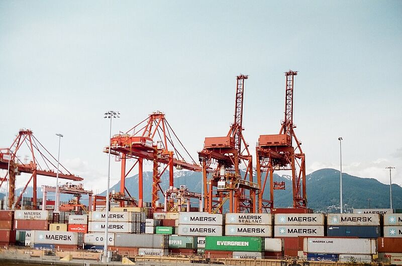 Logistikzentrum mit Containern