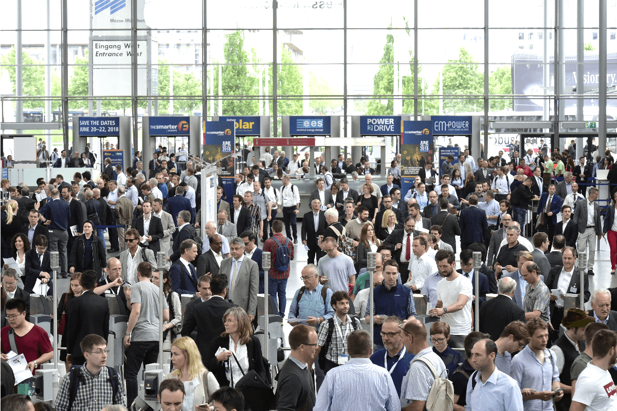 memodo-intersolar-2018-besucher-tour-rundgang Intersolar 2018